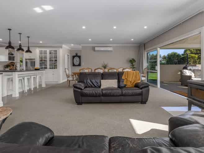 1068 Queen Street, Levin