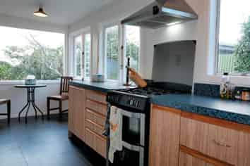 75 Seaview Rd, Paraparaumu Beach