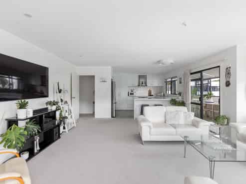 7E Puriri Avenue, Orewa