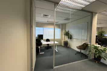 OUTSTANDING VALUE OFFICE, EXCELLENT NATURAL LIGHT
