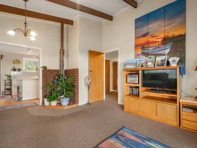 102 Marie Place, Thames