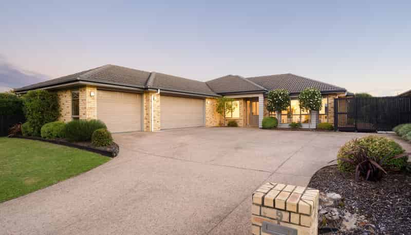 9 Shalimar Place, Huntington