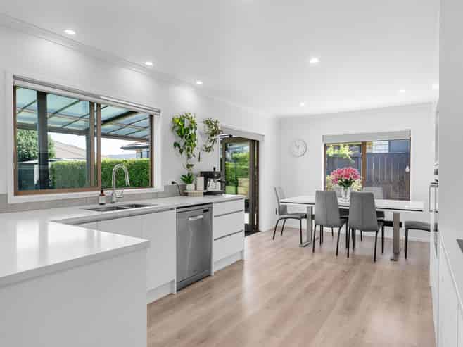 9 Shalimar Place, Huntington