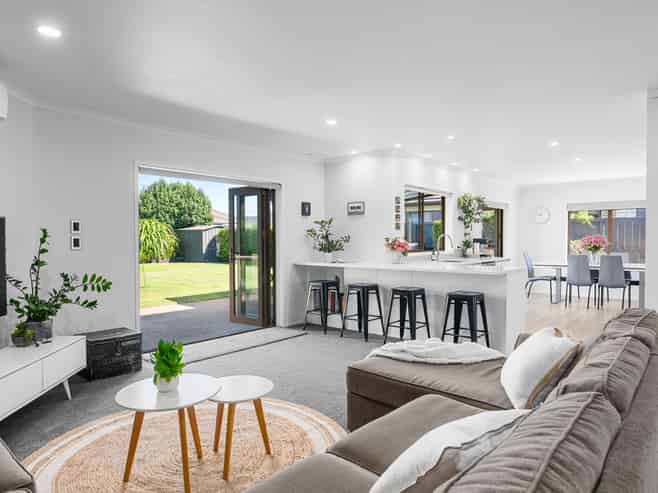 9 Shalimar Place, Huntington