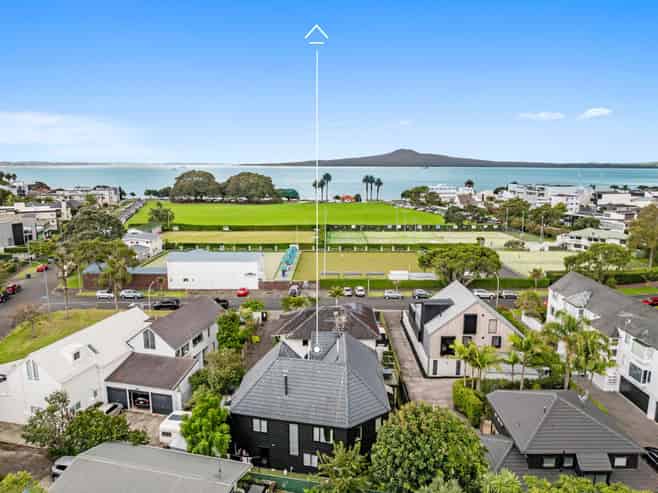 2/42 Goldie Street, Saint Heliers