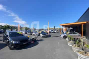 Full Exposure Yard/Warehouse | Billboard Included