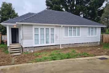 22B Larsen Street, Otara