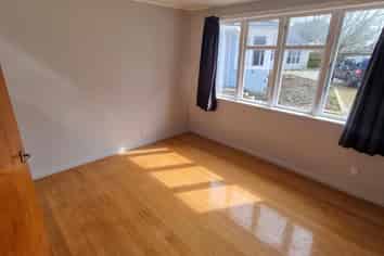 22B Larsen Street, Otara