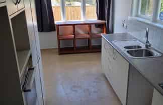 22B Larsen Street, Otara