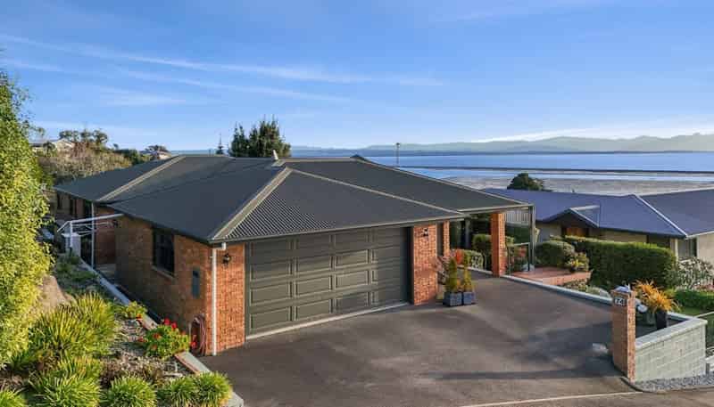 74 Tresillian Avenue, Marybank