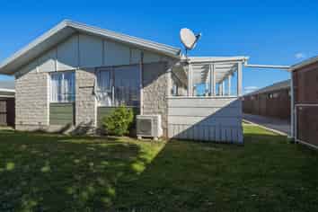 2/202 Sawyers Arms Road , Casebrook