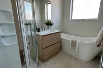 2/202 Sawyers Arms Road , Casebrook