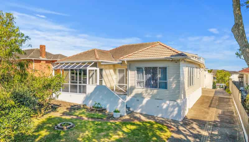 693A Richardson Road, Mount Roskill
