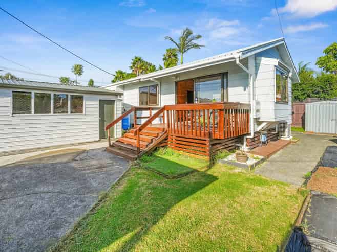 13A Ward Crescent, Te Atatu Peninsula