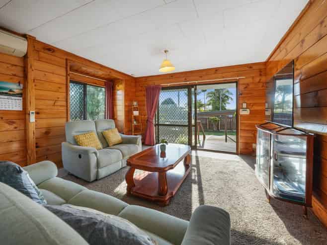 13A Ward Crescent, Te Atatu Peninsula