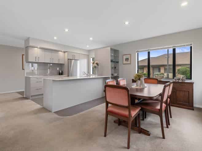 34 Royalle Mews, Botany Downs