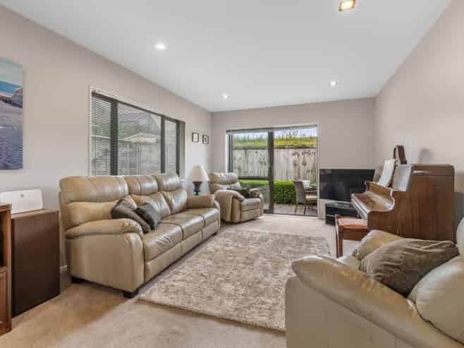 34 Royalle Mews, Botany Downs
