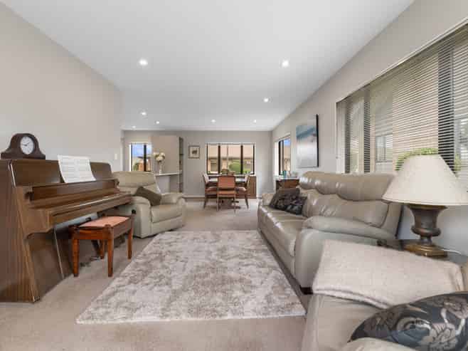 34 Royalle Mews, Botany Downs