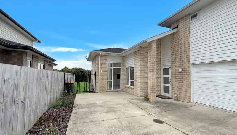 A/1 Iwinuku Crescent, Wattle Downs