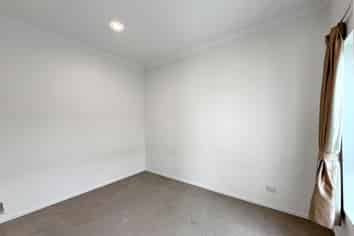 A/1 Iwinuku Crescent, Wattle Downs