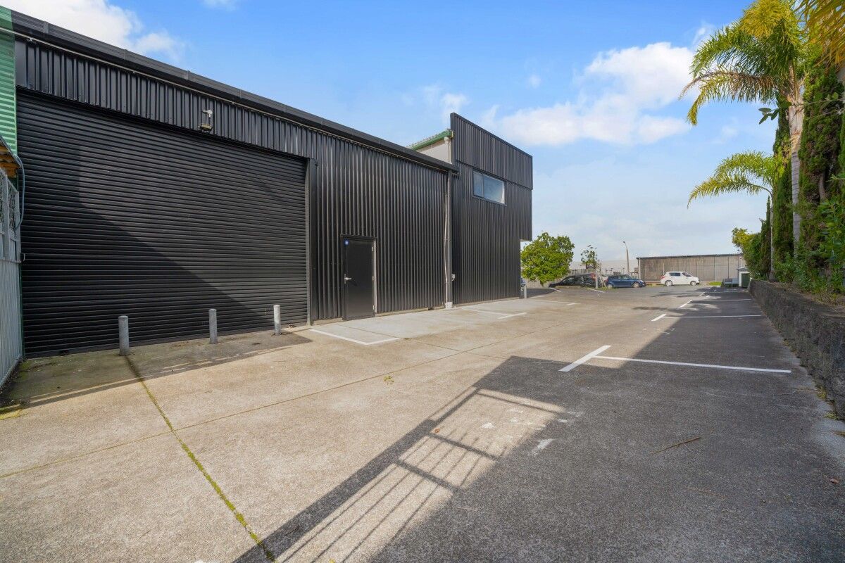 Trade Retail/Showroom Office Opportunity - Mehr