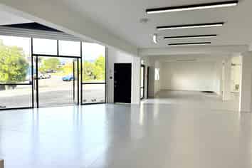 Trade Retail/Showroom Office Opportunity