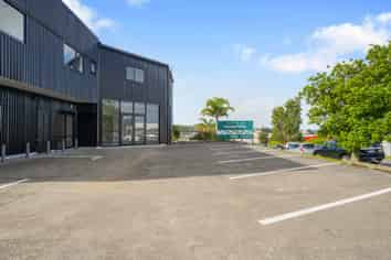 Trade Retail/Showroom Office Opportunity
