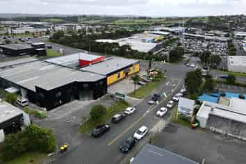 Trade Retail/Showroom Office Opportunity