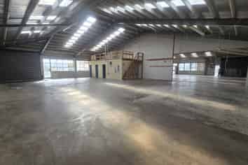 North Facing Industrial Warehouse/Workshop