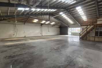 North Facing Industrial Warehouse/Workshop