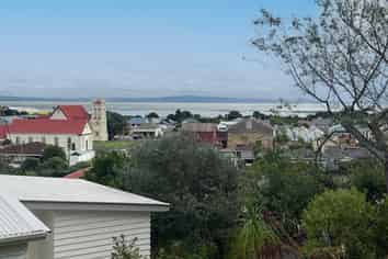 100 Vanguard Street, Thames