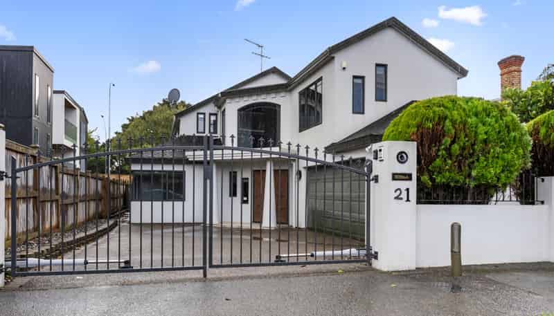21 Arcadia Road, Epsom