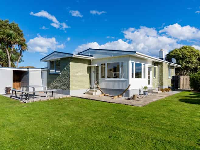 131 Grimness Street, Karitane