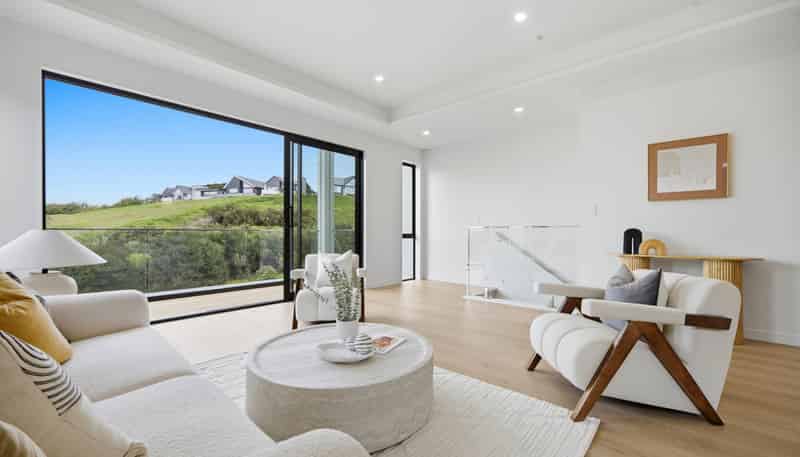 4 Tikati Rise, Long Bay