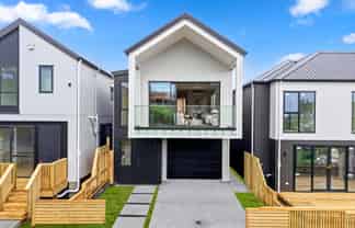 4 Tikati Rise, Long Bay