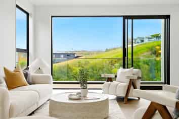 4 Tikati Rise, Long Bay