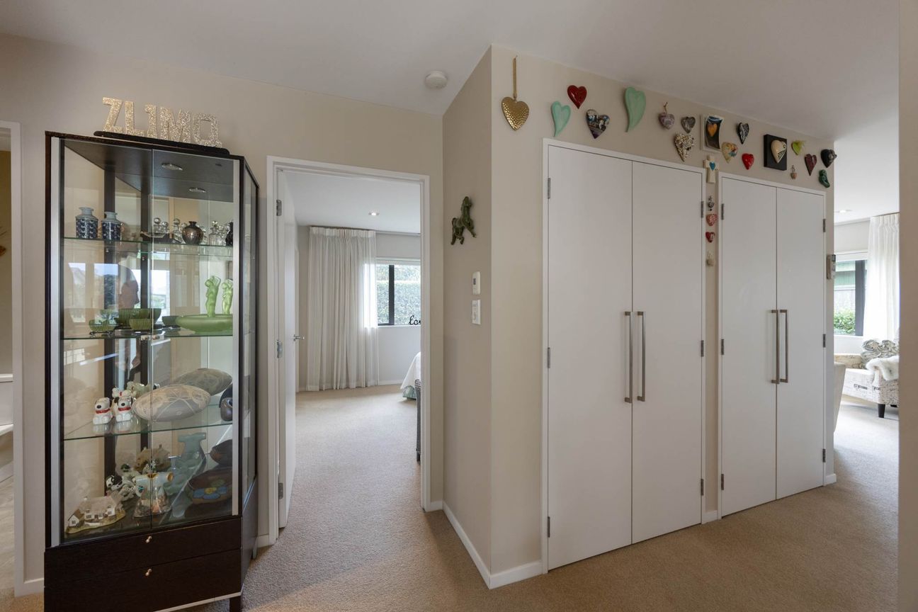 Refined Living for the Independent 55+ Lifestyle - Więcej