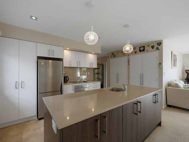 24 Royalle Mews, Botany Downs