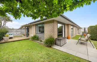 24 Royalle Mews, Botany Downs