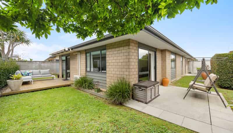 24 Royalle Mews, Botany Downs