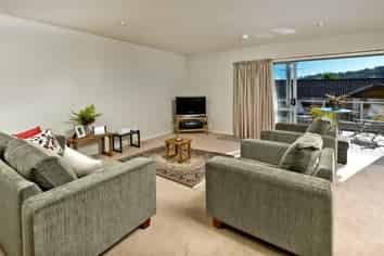 207/252 Centreway Road, Orewa