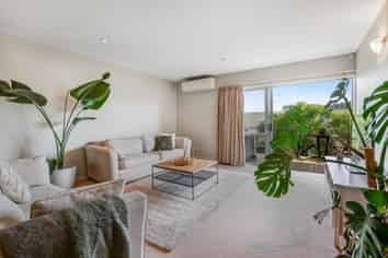 207/252 Centreway Road, Orewa