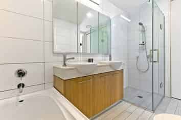 207/252 Centreway Road, Orewa