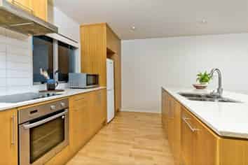 207/252 Centreway Road, Orewa