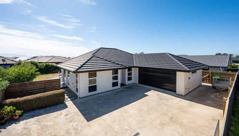 16 Fairmile Road, Richmond