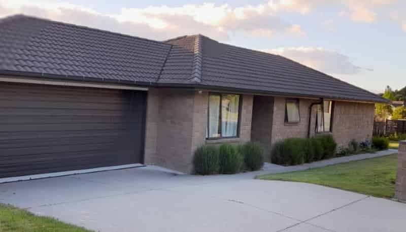 10 Bathurst Crescent, Pyes Pa