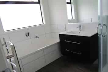 1/3 McAndrew  Street, Kihikihi