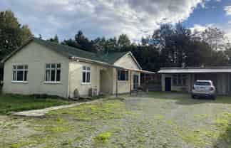 1711 South Hillend Dipton Road, Dipton