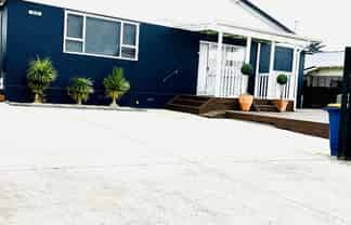 11C Bamboo Grove, Kelston