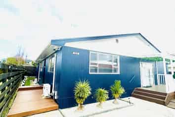 11C Bamboo Grove, Kelston